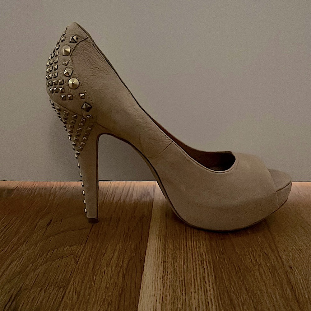 Vince Camuto 5 inch peep toe tan sued platform pump with jeweled heel.